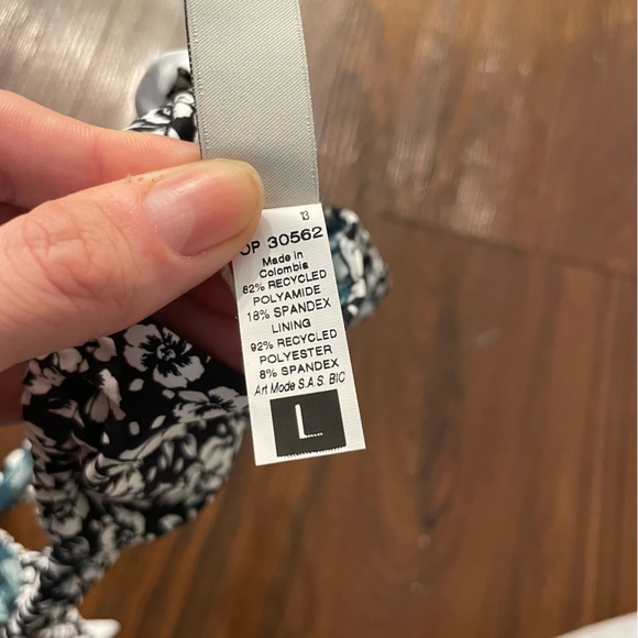 NWT Maaji Jadie Ruffle Underwire Bikini Top - Picture 3 of 6